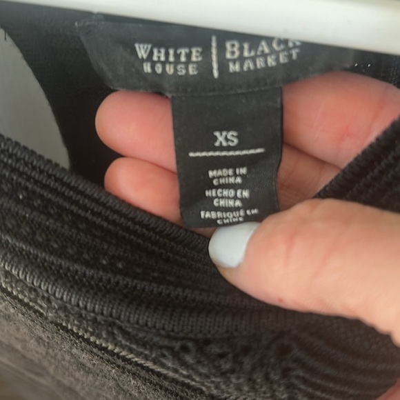 🌿White House | Black Market Black Sleeveless Textured Sweater Tank Top, size XS🌿 - Picture 2 of 5